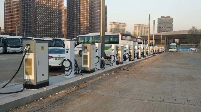 超高速ダブルガン 120KW / 180KW フロアスタンド CCS2 商用DC EV 充電器 OCPP 1.6